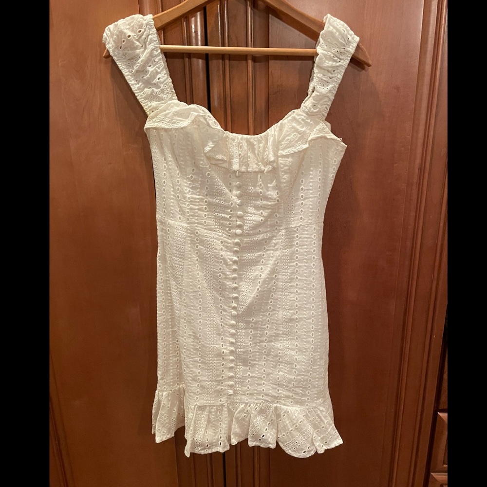Beautiful white sundress !